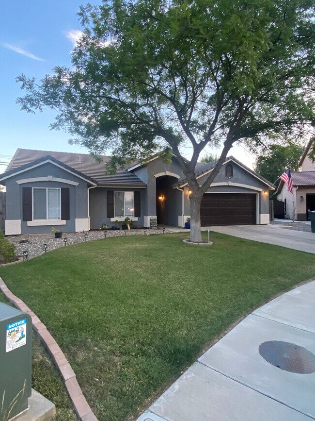 Primary Photo - 2087 Saratoga Pl