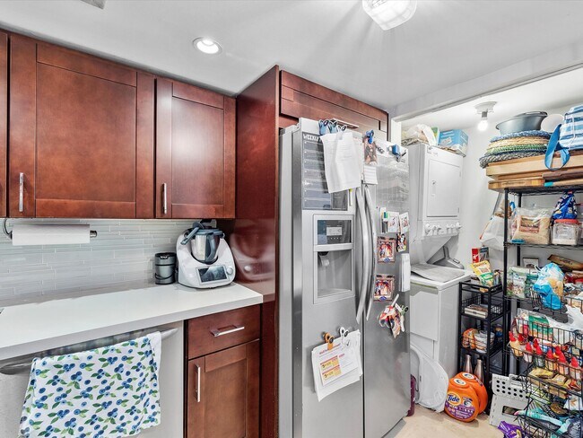 Building Photo - 9001 SW 94th St