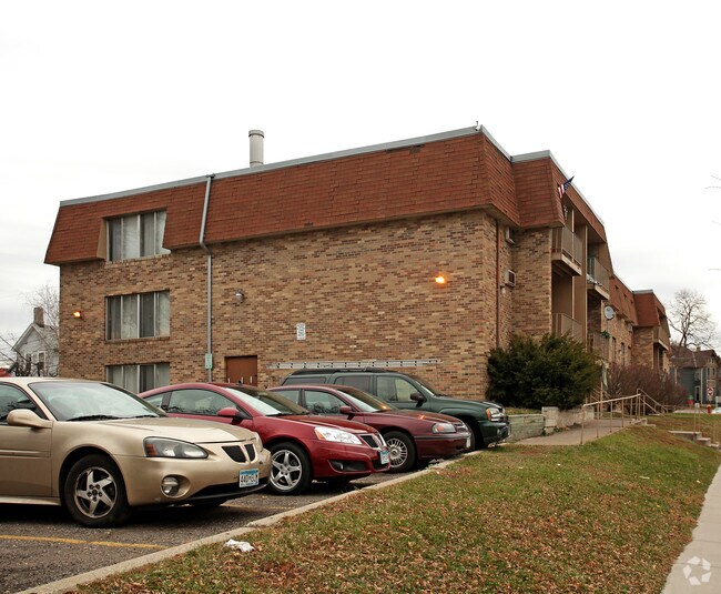 Building Photo - 795 6th St E