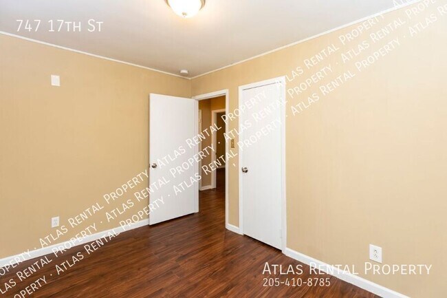 Building Photo - 747 17th St