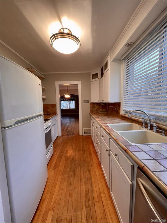 Building Photo - 1103 Mclean Ave