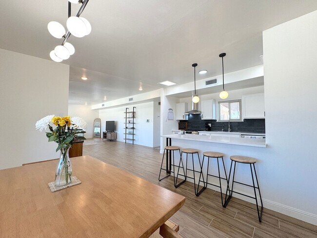 Building Photo - Northeast El Paso 4 Bed Refrig A/C!