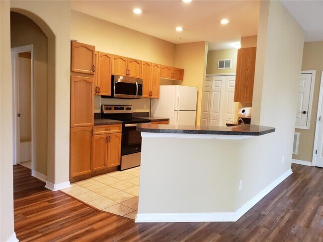 Building Photo - 3658 Oakdale Cir