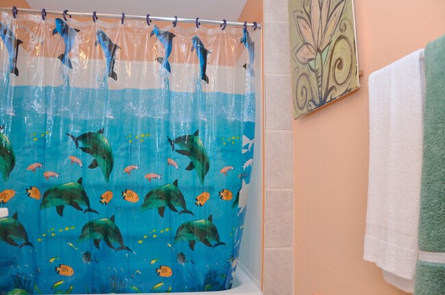 Building Photo - 208 27th Ave E