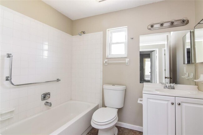 Building Photo - 7652 Atherton Ave