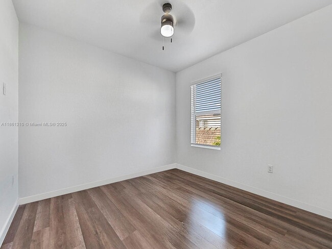 Building Photo - 501 NE 6th Ct