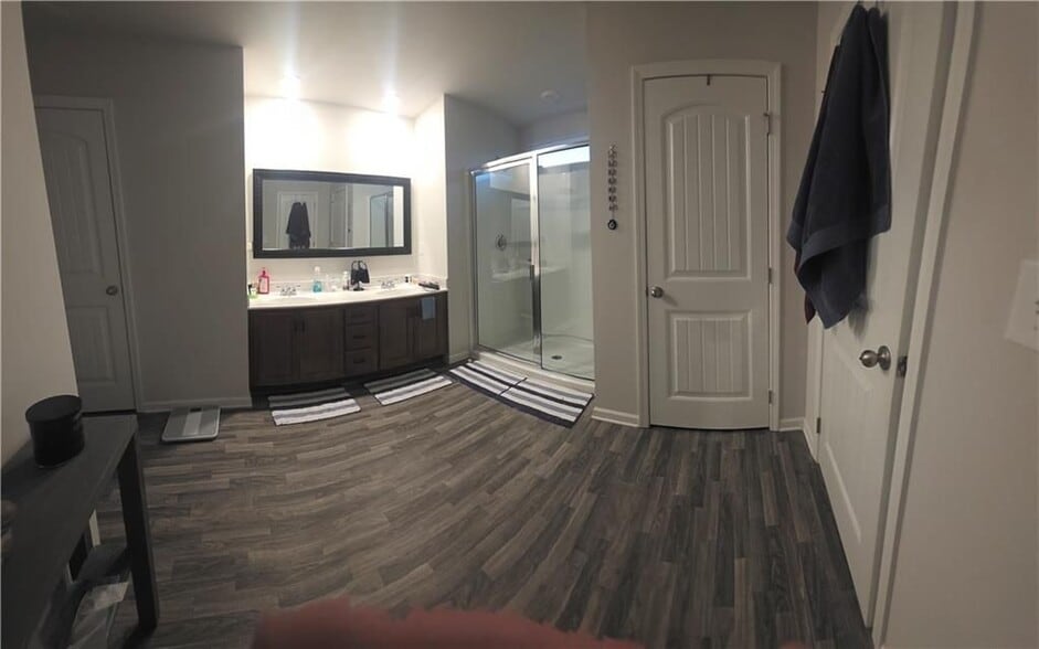 Building Photo - 4768 Rdg Vly Dr