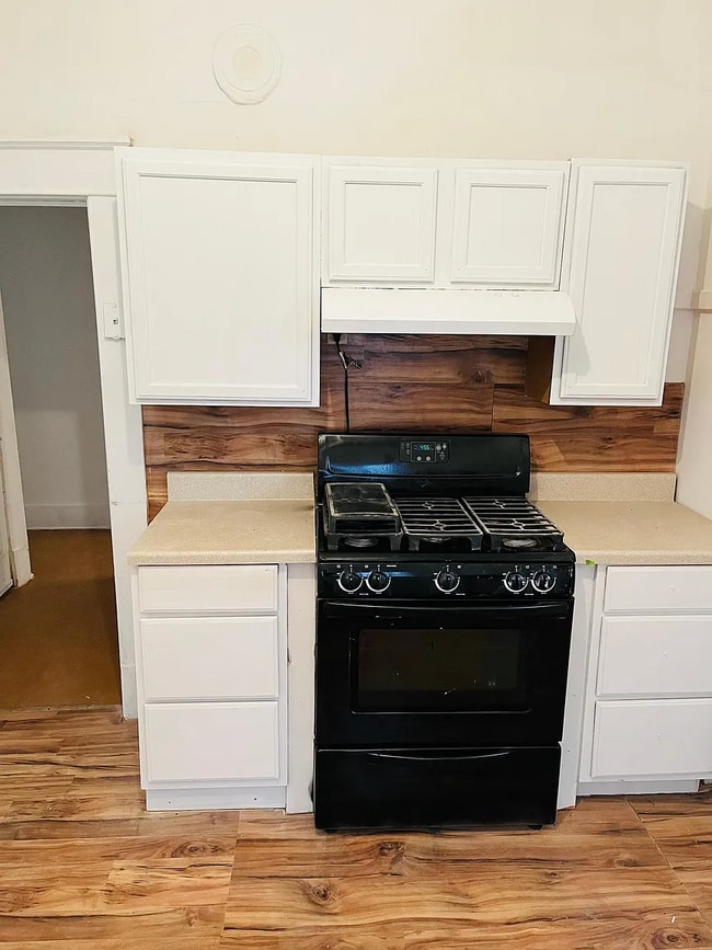 Building Photo - 2307 22nd St