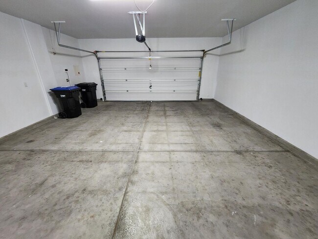 Building Photo - Beautiful Single Story 3 Bedroom close to Cadence