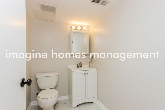 Building Photo - Lovely, renovated 3 bedroom home in Ballwin