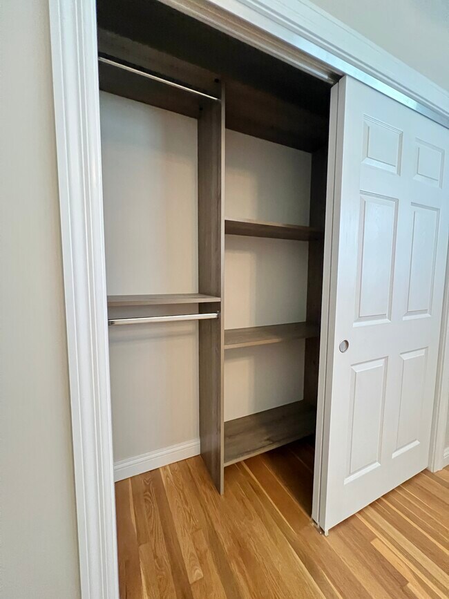 Building Photo - 417 Wenneker Dr