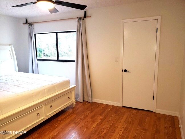 Building Photo - 165 White Fawn Dr