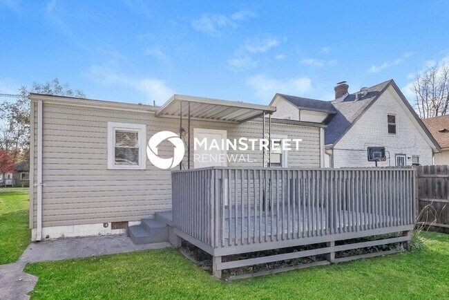 Building Photo - 3 Bedroom Pet-Friendly Home in LOUISVILLE,...