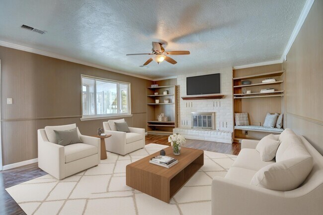 Building Photo - 5316 Van Christopher Dr NE