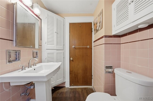 Building Photo - 691 Columbus Pkwy