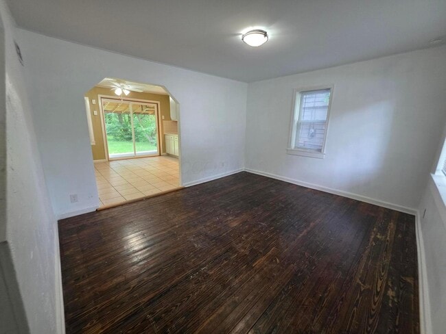 Building Photo - 1597 Koebel Rd