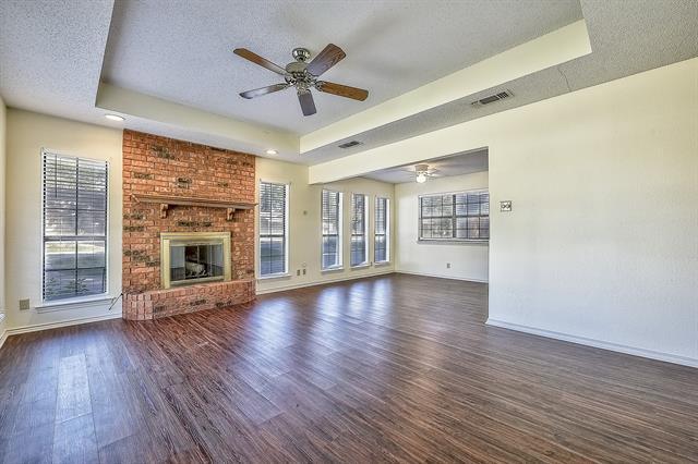 Building Photo - 720 Lakeshore Dr