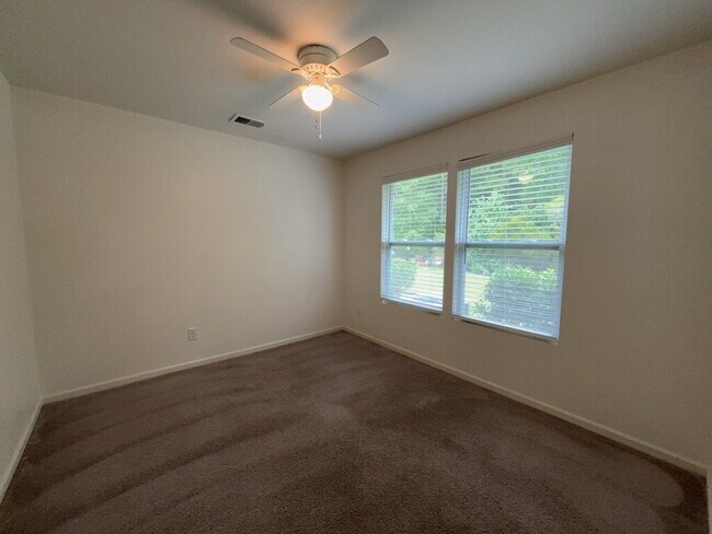 Building Photo - 114 Rockingham Way