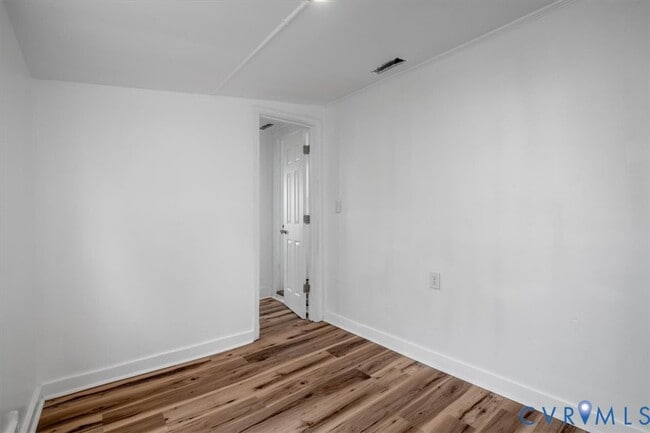 Building Photo - 1609 Buren St