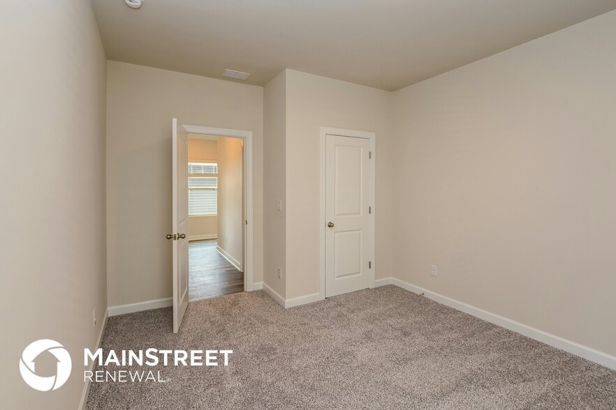 Building Photo - 11909 Red Leaf Dr