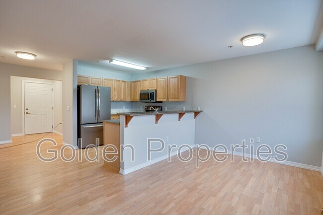 Building Photo - 310 N Promenade Loop