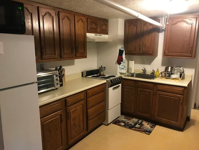 Building Photo - 29 Cameron Ave