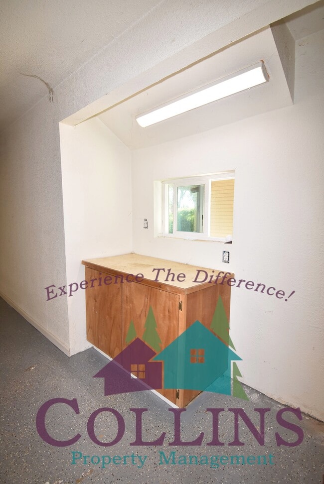 Building Photo - 505 Adriana Pl