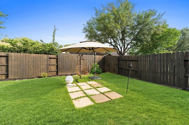 Building Photo - 15407 Cumberland Oak Way
