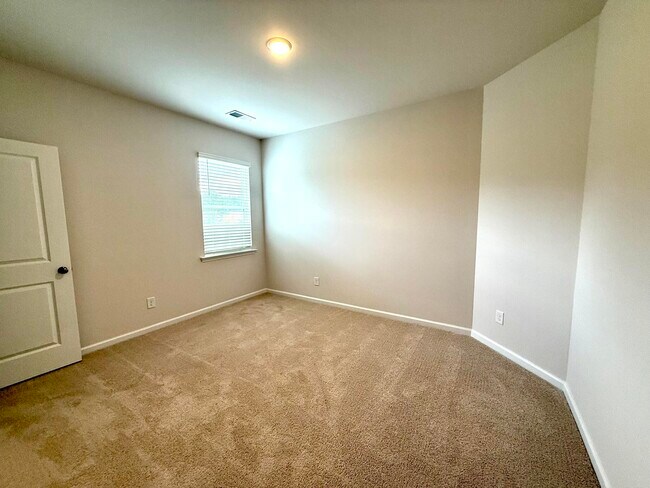 Building Photo - 9093 Malahide Ln