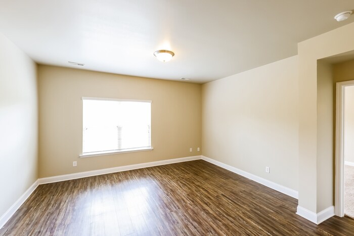 Building Photo - 115 Lazy Oak Dr