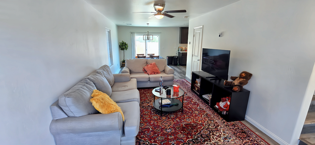 Building Photo - Coming Soon-Charming Tehachapi Retreat - $...