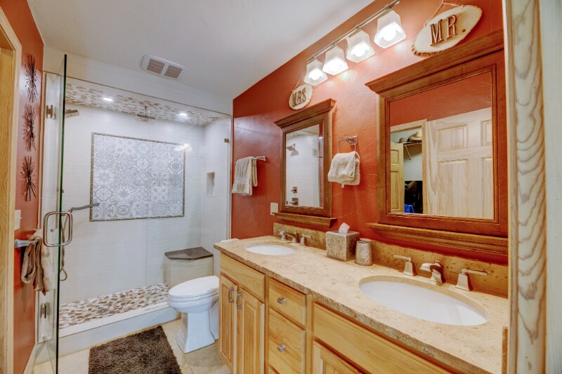 Building Photo - 370 Kelhi Ct
