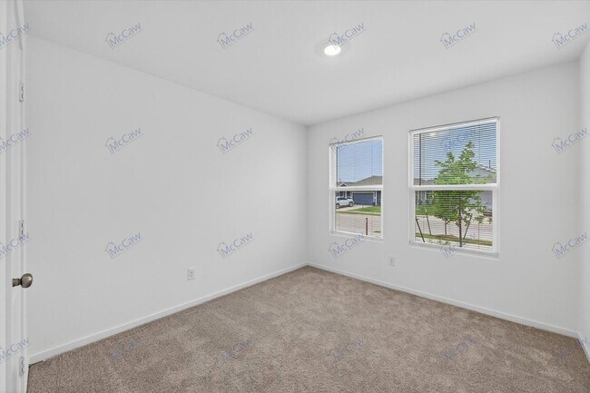 Building Photo - 4041 Arklow St