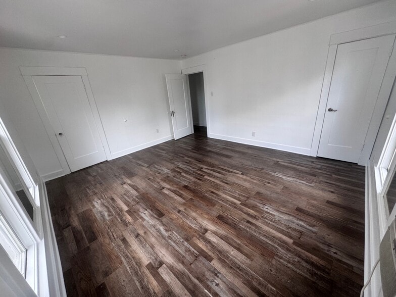 Primary Bedroom - 1261 1/2 S Plymouth Blvd