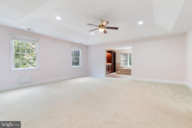 Building Photo - 45105 Mill Creek Way