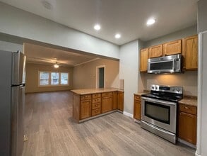 Building Photo - Cozy Three Bedroom in the Heart of Minot