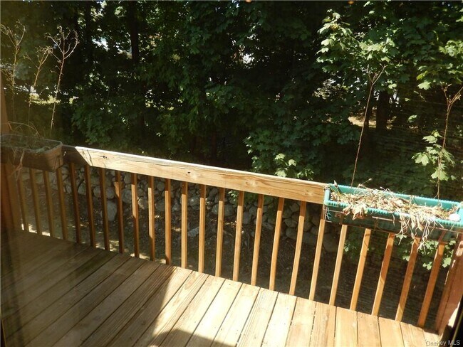 Building Photo - 208 Town Hill Condominium