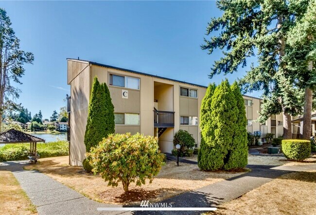 Building Photo - 31003 14th Ave S