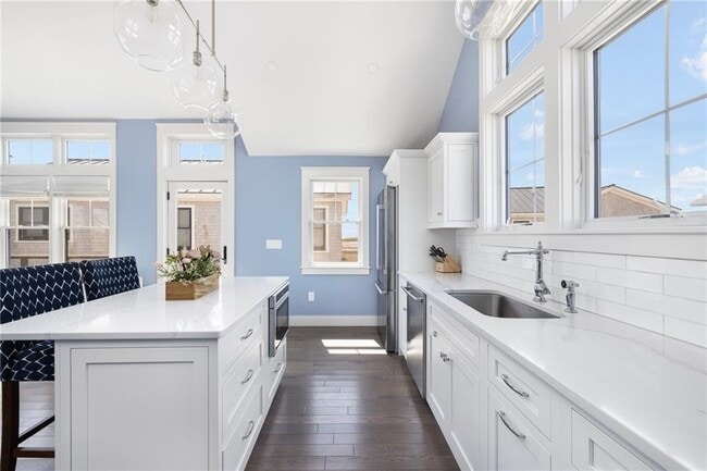 Building Photo - 14 E Pointe Ct