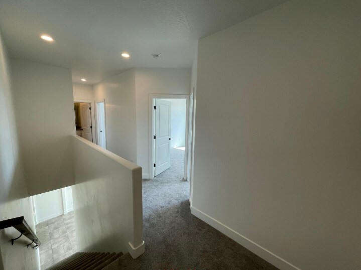 Building Photo - 272 N 2470 W