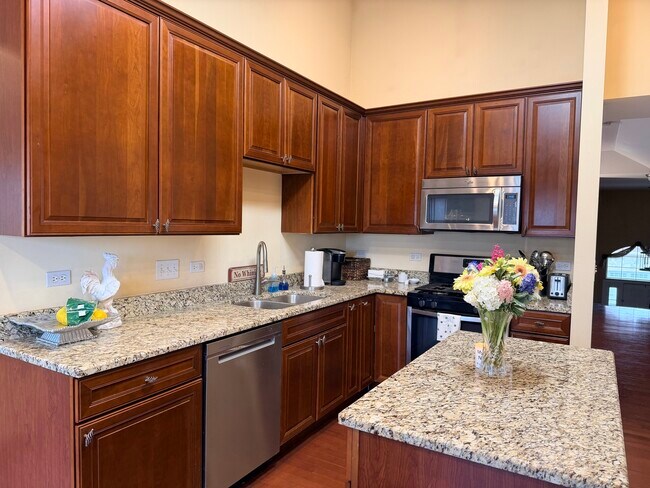 Building Photo - 1804 Crenshaw Cir