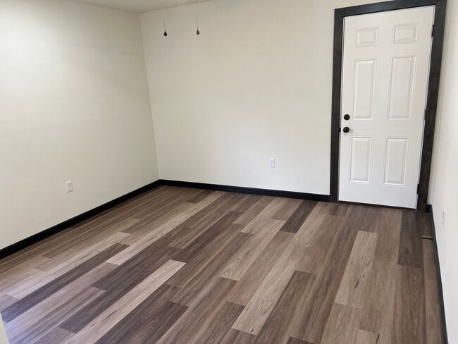 Building Photo - 2 bed 2 bath new build in 2024