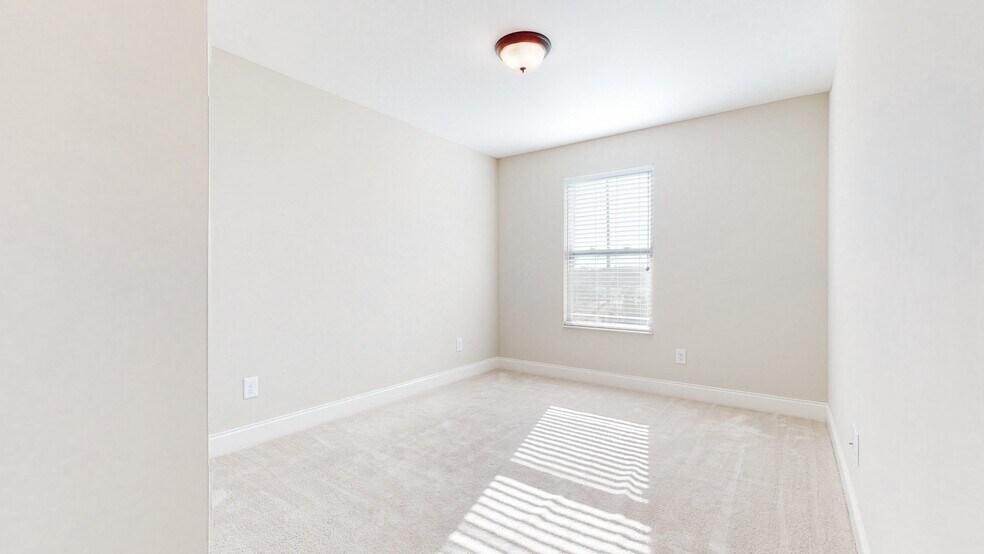 Building Photo - 2093 Newark Ln