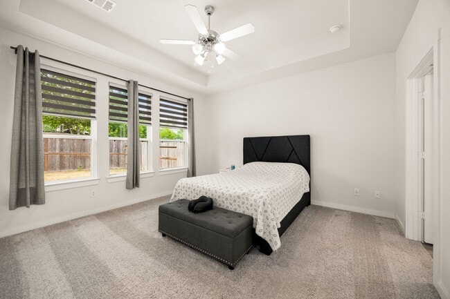 Building Photo - 33142 School Hl Rd