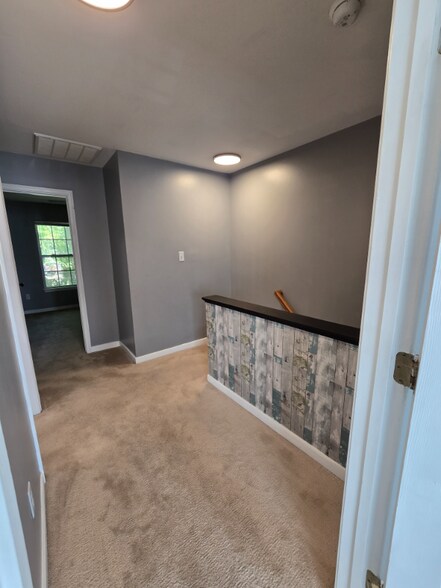 Building Photo - 2800 Goyne Terrace