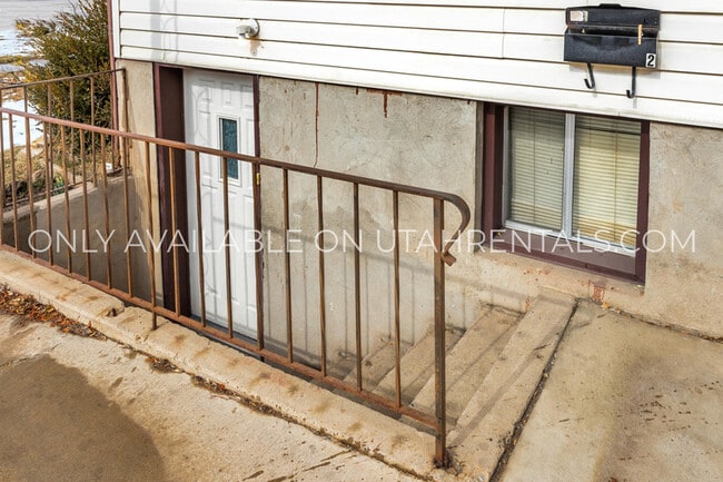 Building Photo - 357 S 200 W St