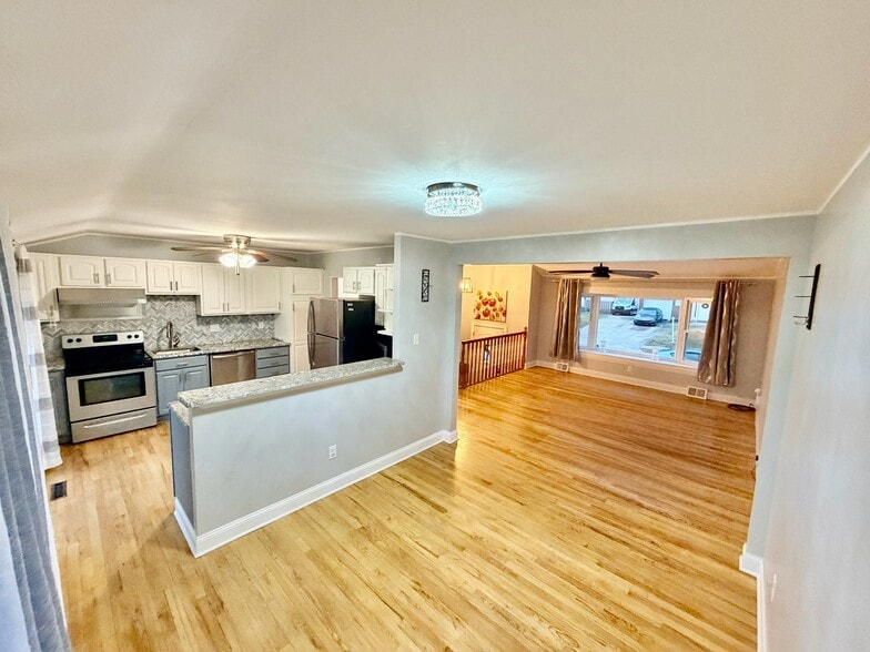 Dining Area - 256 S Dillwyn Rd
