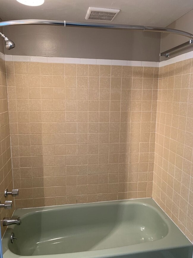 Building Photo - Lovely 1 Bedroom 1 Bathroom home