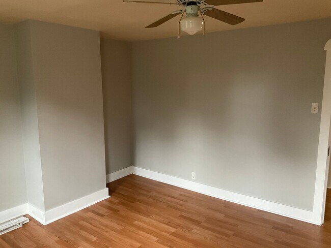 Building Photo - Charming, Character-Filled 2 Bedroom in Brentwood – Freshly Updated & Move-In Ready