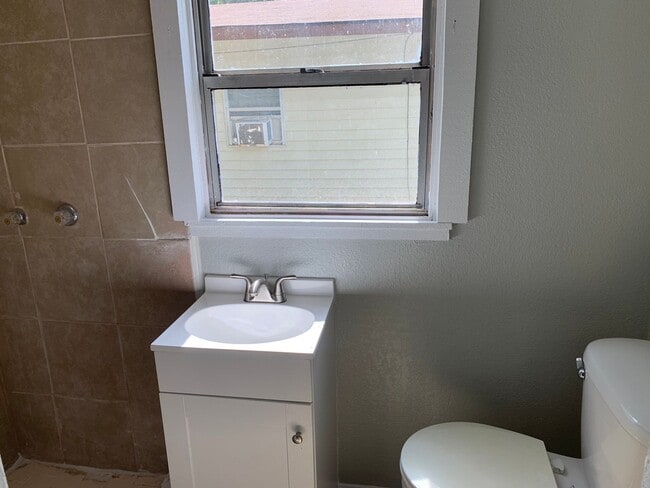 Building Photo - 2449 Midway St